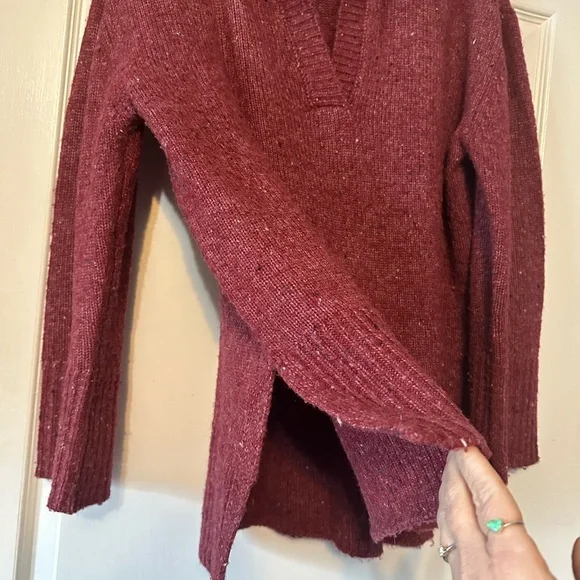 Women’s long sleeve V-neck sweater - Picture 3 of 4